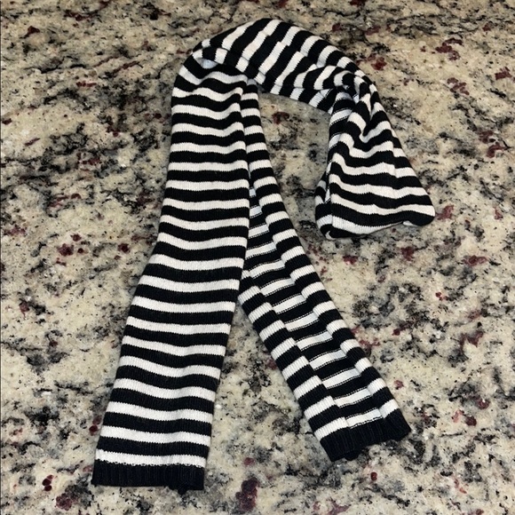 Girls Black and White Striped Skinny Scarf/Tie. Stretchy Soft Acrylic. - Picture 1 of 4